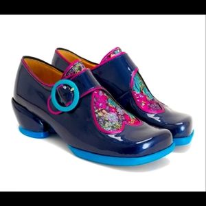 Patent leather statement buckle shoes